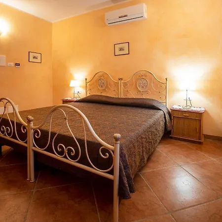 Podere Somboli 4*