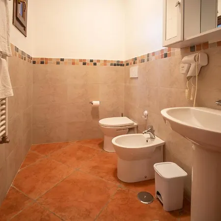 Podere Somboli 4*