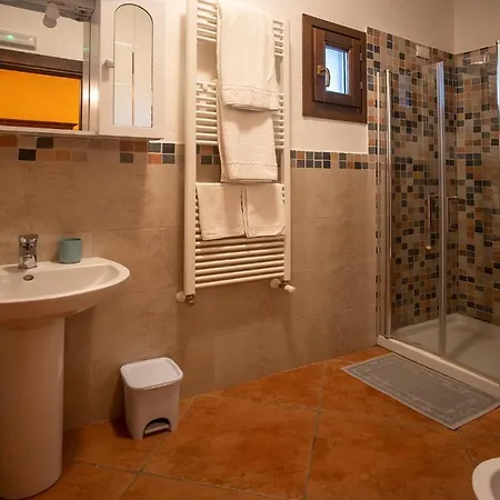 Podere Somboli Guest house *